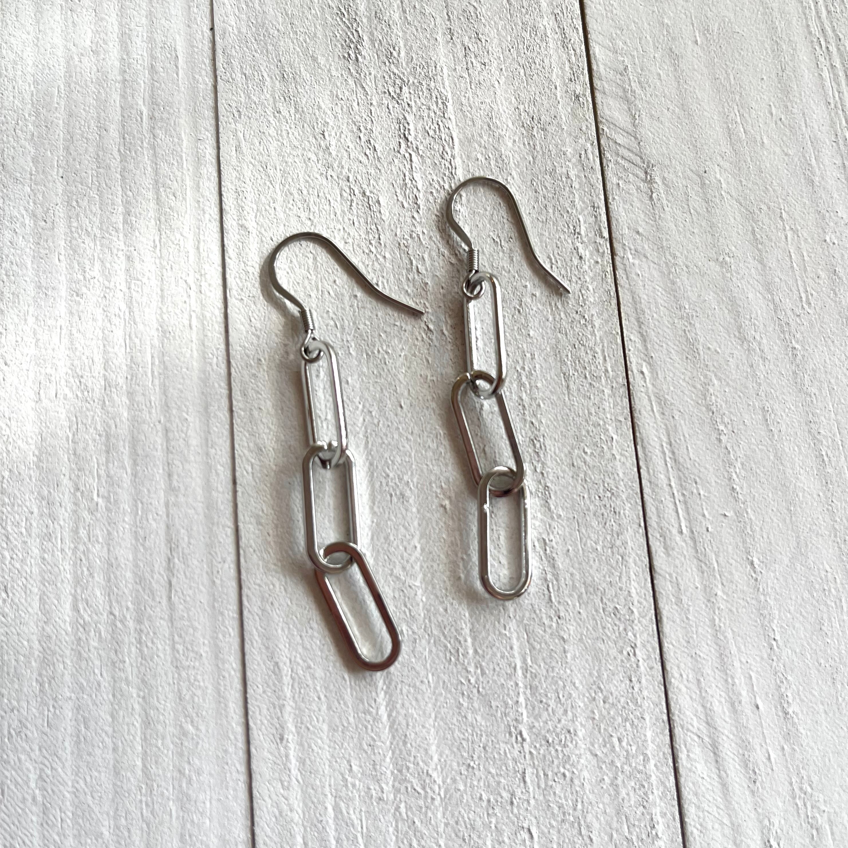 Handcrafted earrings with stainless steel. Paperclip chain.